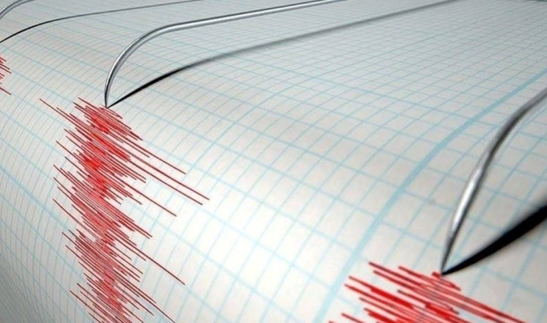 10 Ağustos'ta 6.1'lik zelzeleyle sarsılan Balıkesir Sındırgı'da artçılar devam ediyor.