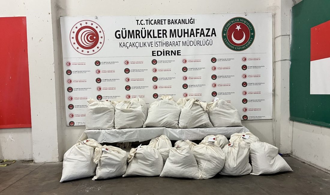 Kapıkule'de 3 TIR'da 179 kilo 678 gram uyuşturucu ele geçirildi.