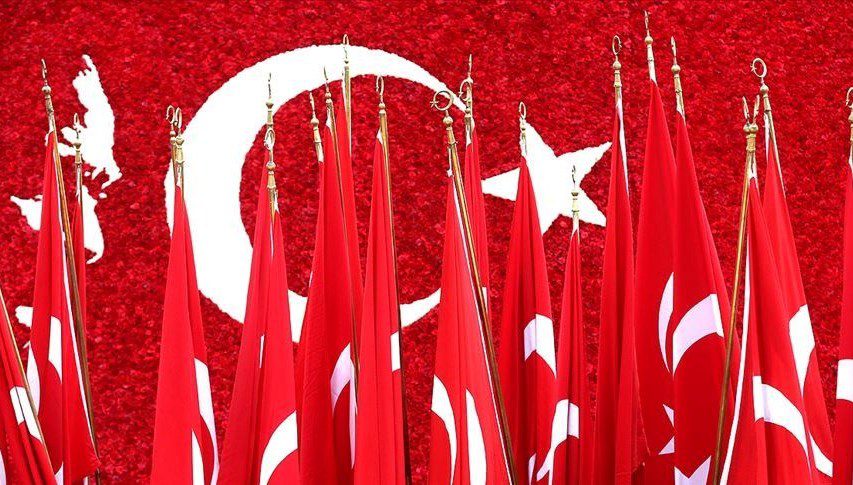 Beşiktaş, Fenerbahçe ve Galatasaray kulüpleri, 30 Ağustos Zafer Bayramı dolayısıyla kutlama