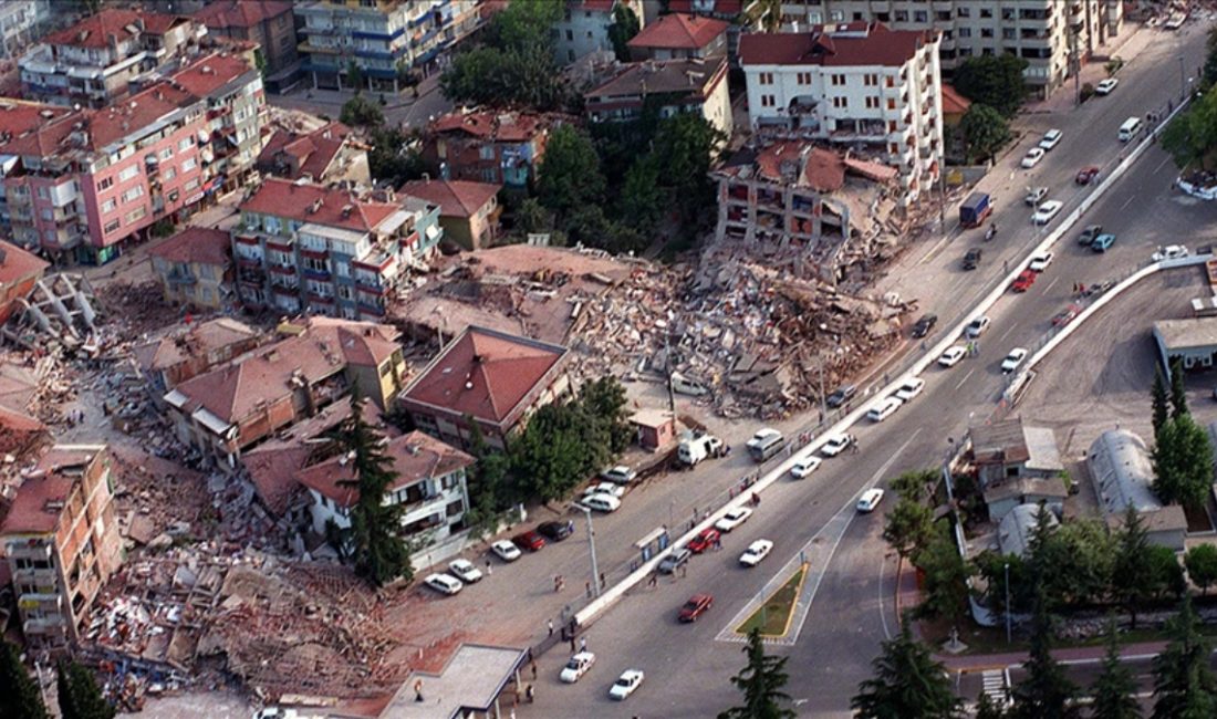 Yaklaşık 18 bin vatandaşımızın hayatını yitirdiği 7.4'lük 17 Ağustos zelzelenin