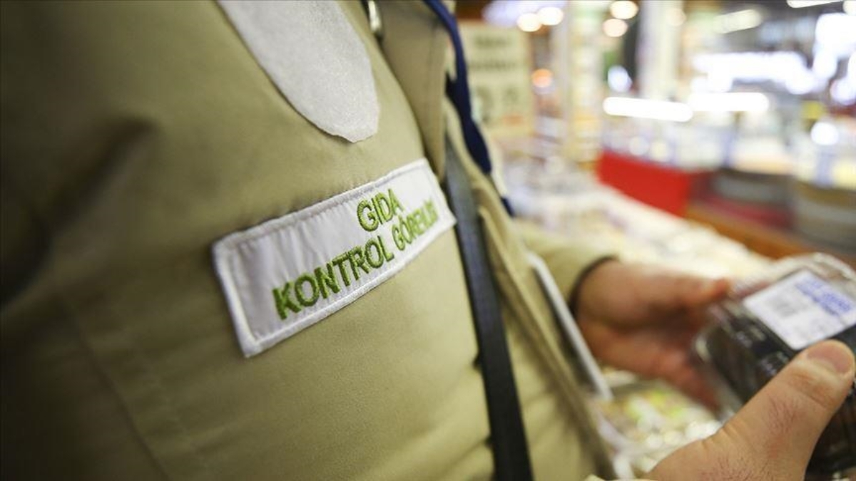 Halk sıhhatini tehlikeye atan, eserlere domuz eti, sakatat kanatlı eti