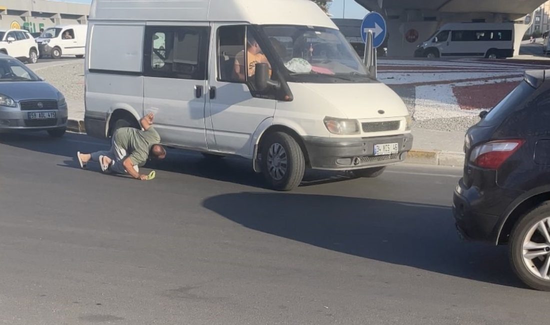 Kapaklı ilçesi Yıldızkent Köprülü Kavşağı’nda araçların altına giren yavru kedi,