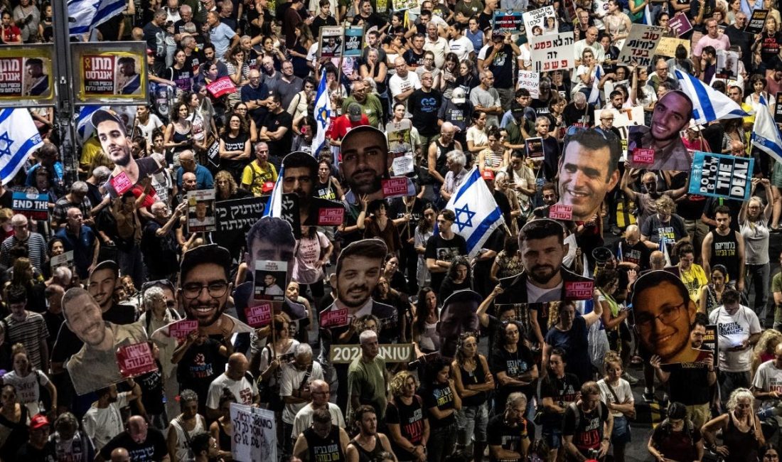 İsrailliler, başşehir Tel Aviv'de toplanarak hükümetten Gazze'de acil esir takası