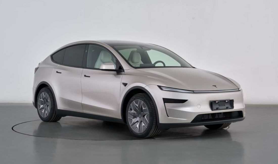 Tesla Çin'de uzun dingil aralıklı Model Y L'yi piyasaya sürdü.