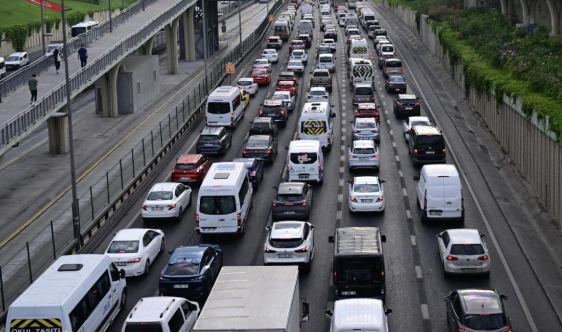 Trafiğe temmuzda 257 bin 471 aracın kaydı yapılırken 5 bin
