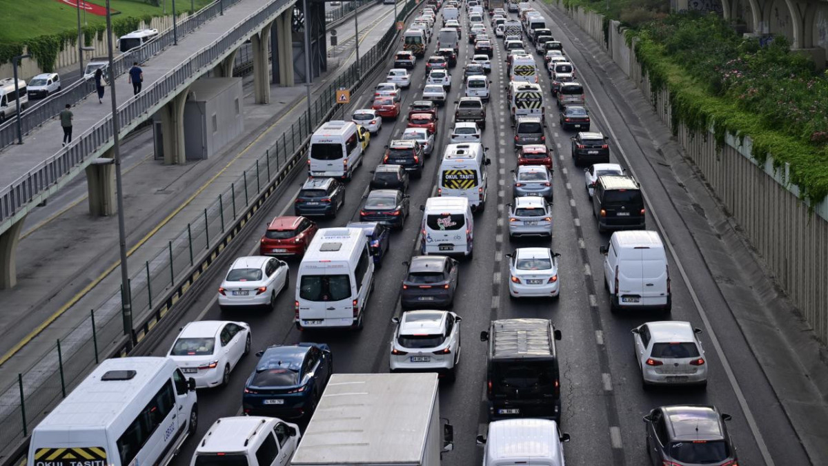 Trafiğe temmuzda 257 bin 471 aracın kaydı yapılırken 5 bin