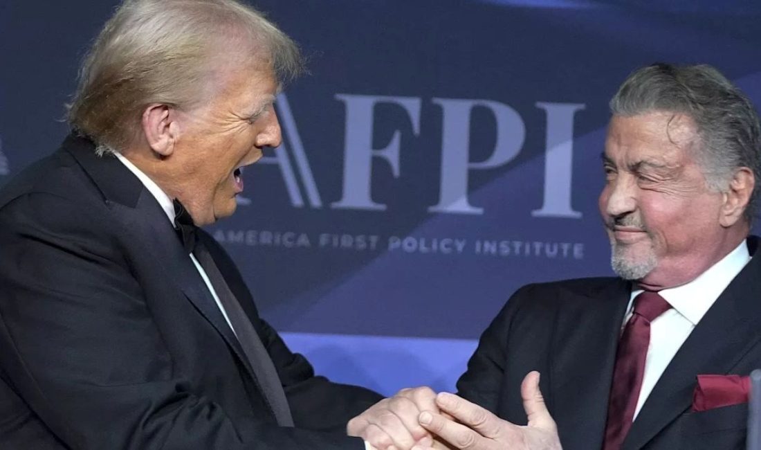 ABD Başkanı Donald Trump, aralarında "Rocky" karakteriyle özdeşleşen Sylvester Stallone'un