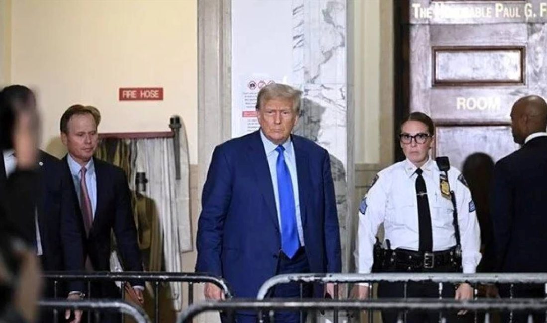 2024'teki seçim öncesi ABD Başkanı Trump hakkında iki soruşturma yürüten