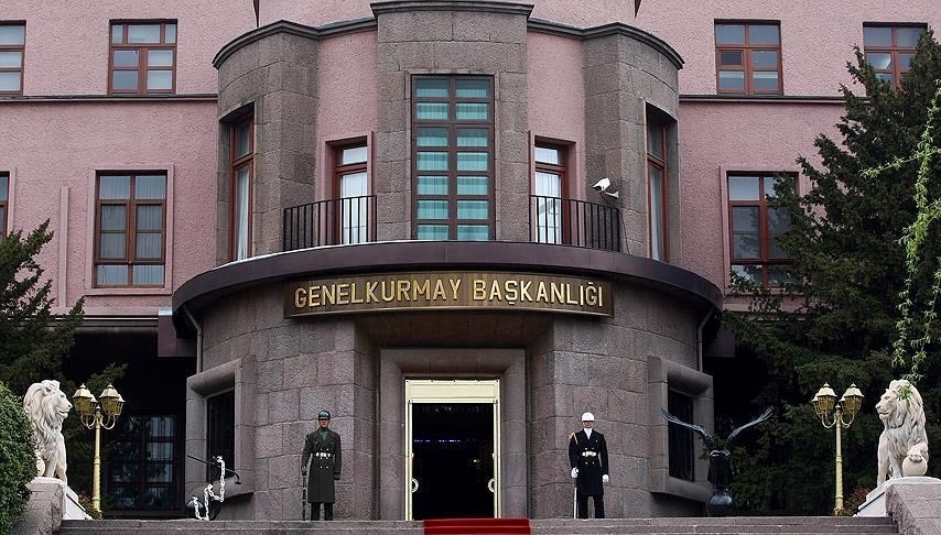 Türk Silahlı Kuvvetleri komuta kademesinde sürpriz bir ayrılık yaşandı. Yüksek