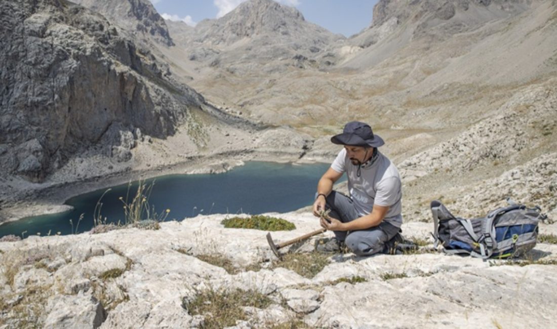 Konya’da vazife yapan akademisyen Metin Armağan, 2011’den bu yana Tunceli’nin