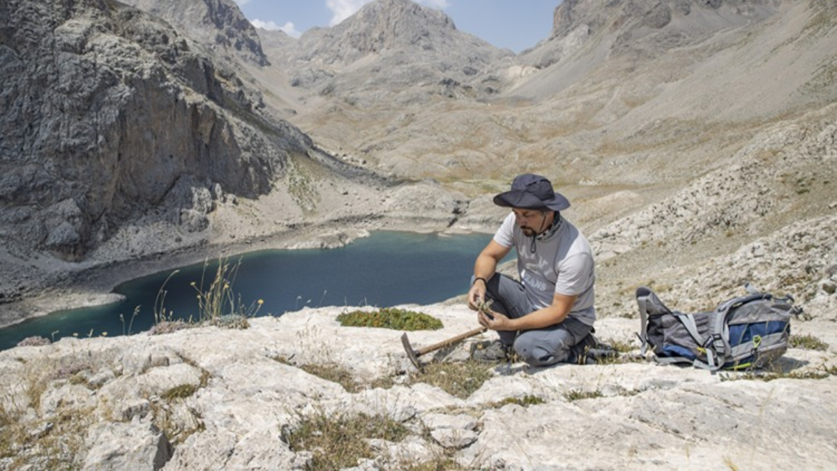 Konya’da vazife yapan akademisyen Metin Armağan, 2011’den bu yana Tunceli’nin
