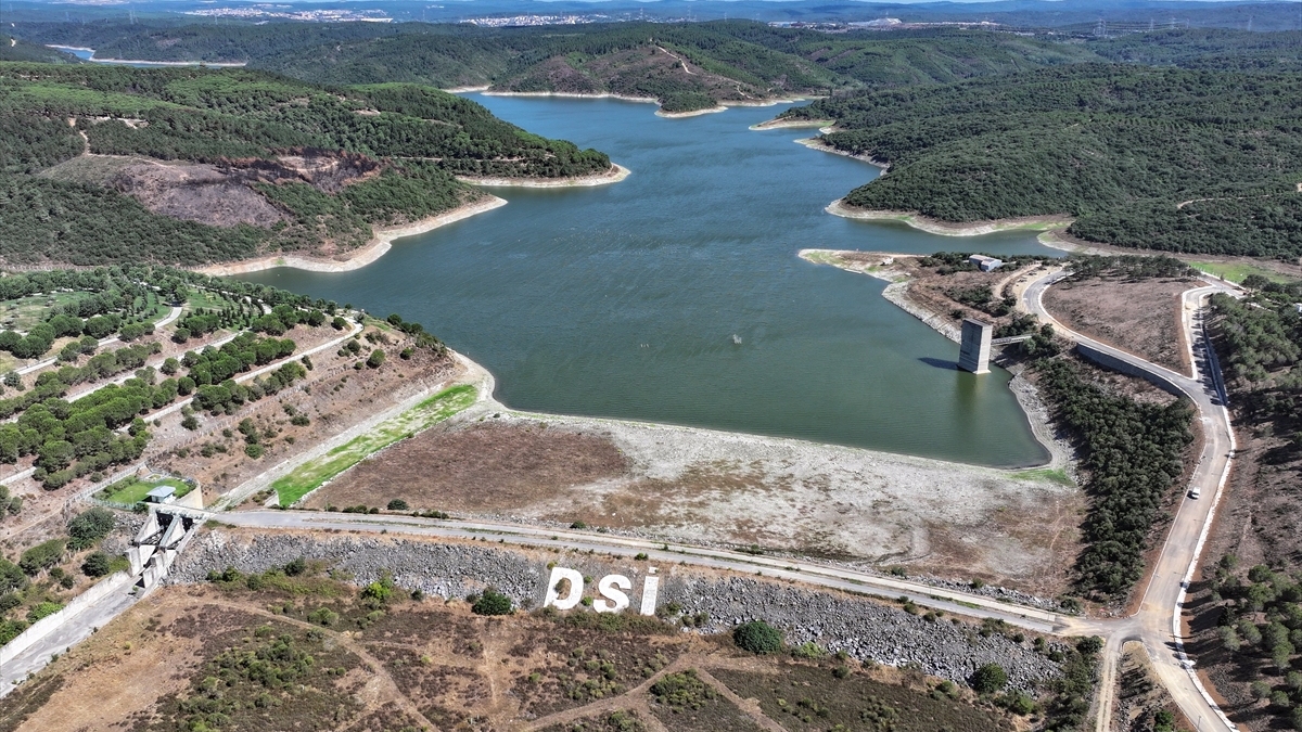 Kuraklık alarmı veren barajlarda su düzeyleri düşmeye devam ederken İstanbul'un