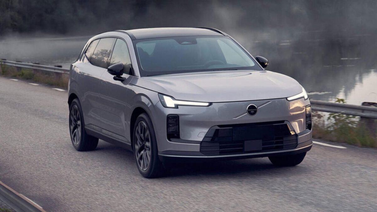 Volvo, 2016'da üretimi sonlanan efsanevi XC70 ismini, birinci basamakta Çin