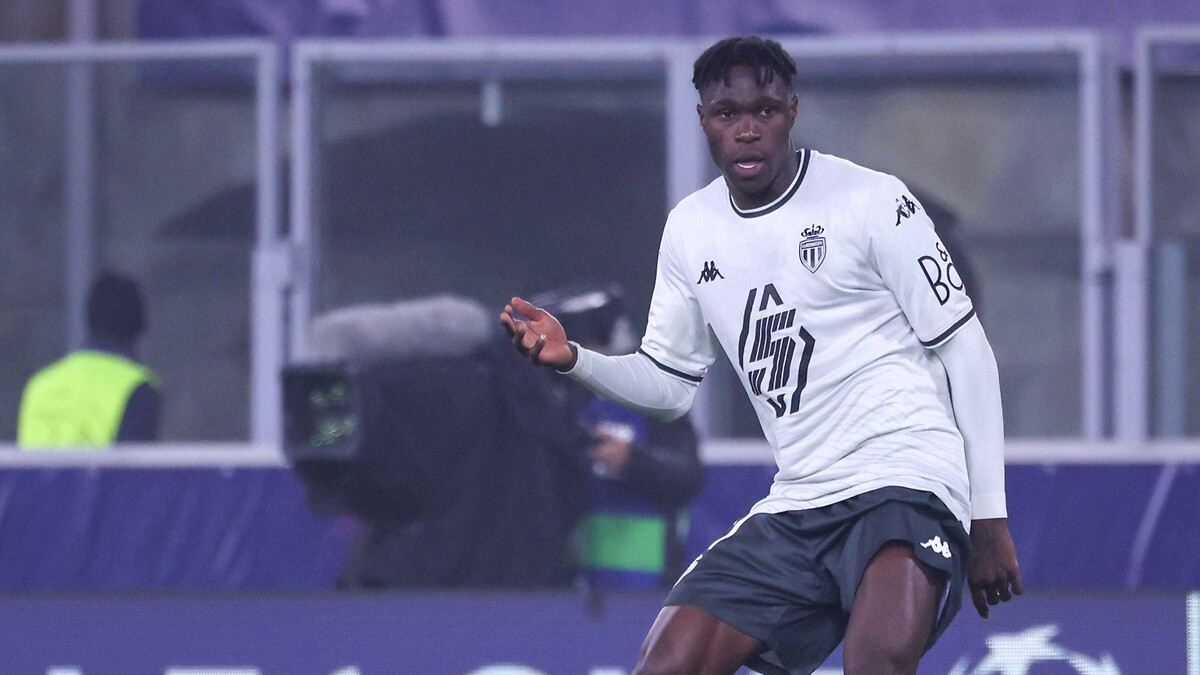 Monaco forması giyen savunma oyuncusu Wilfried Singo, Galatasaray'ın ilgisine karşın