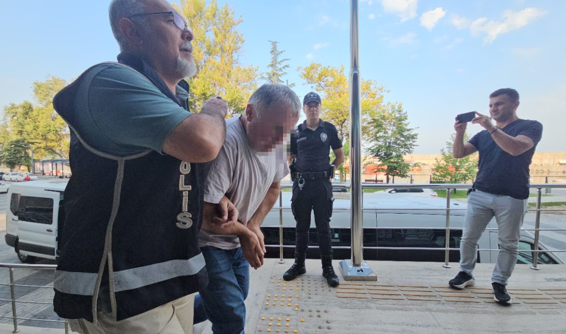 Zonguldak'ta 4 kişi, ilçe merkezinde gündüz vakti dedektörle define ararken