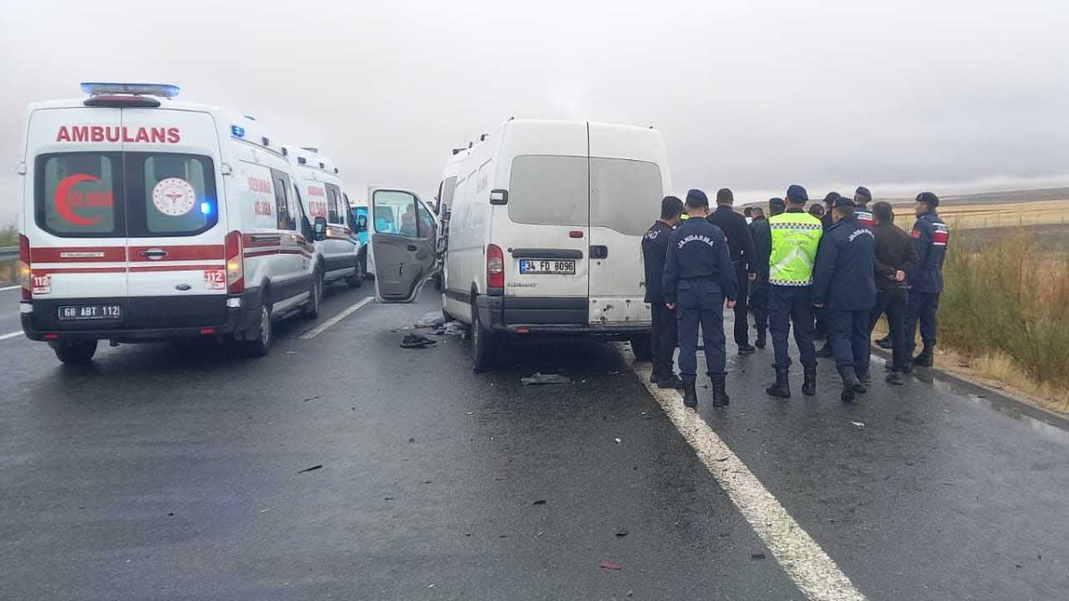 Aksaray'da meydana gelen trafik kazasında 2 askeri personel şehit oldu,
