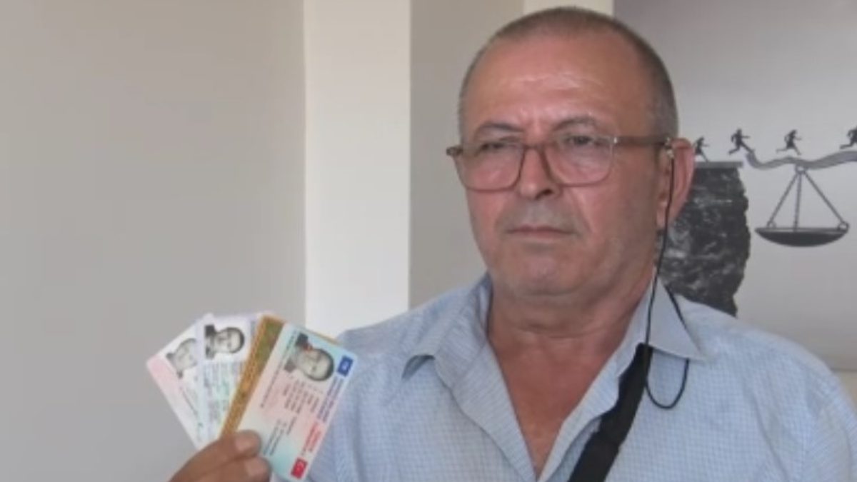 Doğumunda adı ve cinsiyeti yanlış yazılan 59 yaşındaki Ersin Akbaş,