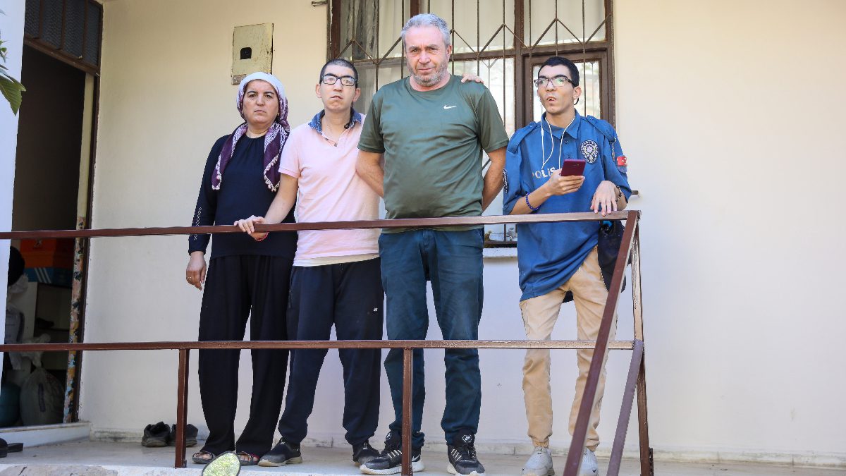 Kepez ilçesinde yaşayan Ayşegül ve Vezir Kılınç çifti, engelli çocukları