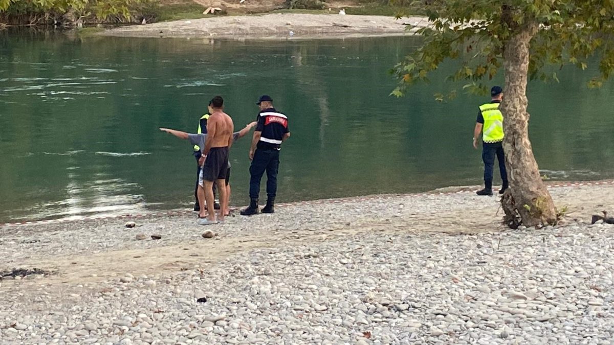 Serik ilçesinde serinlemek için ırmağa giren Cüneyt Akkanat, boğularak hayatını