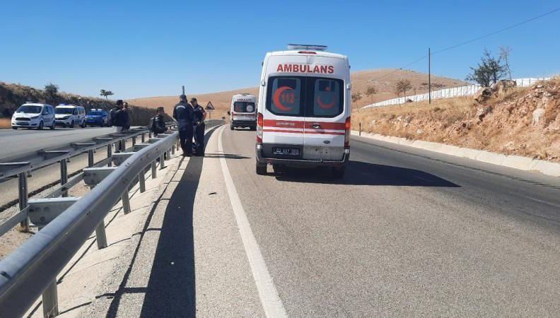 Afyonkarahisar'da kontrolden çıkan motosiklet, bariyere çarptı. Kazada motosiklet sürücüsü ağır