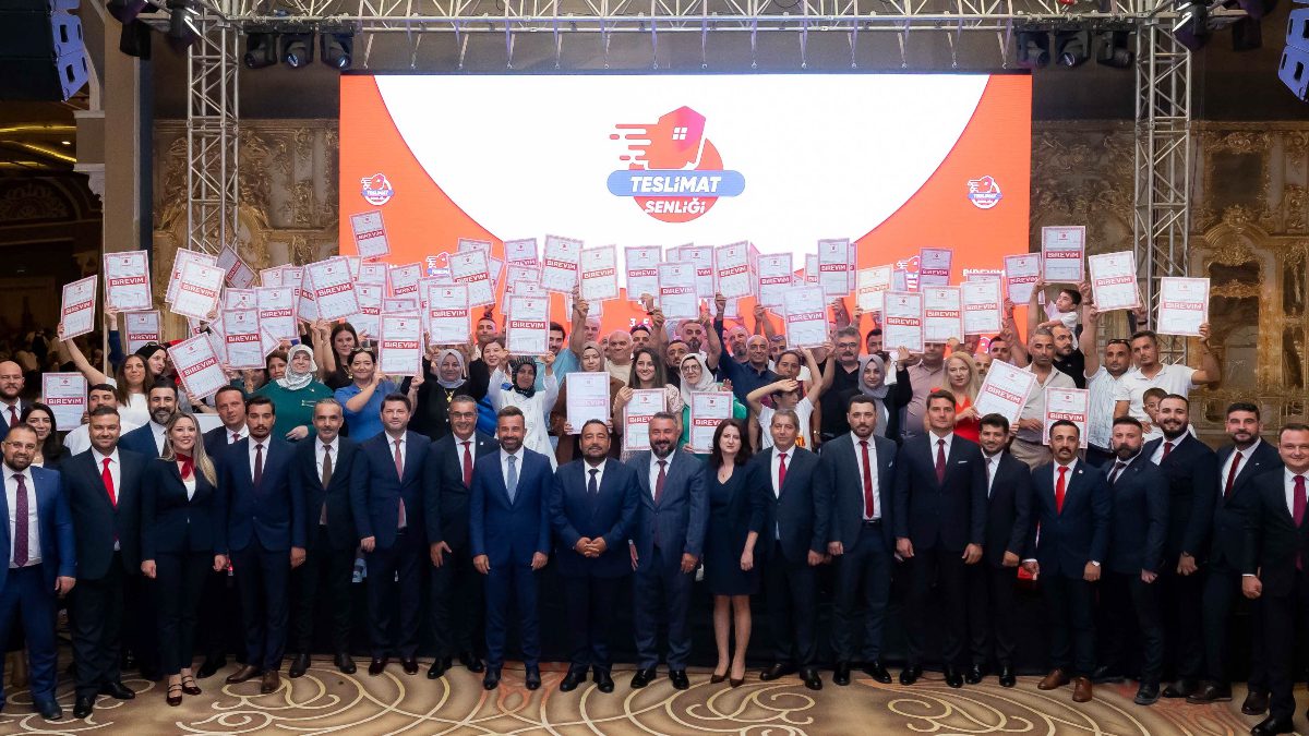 Tasarruf Finansman sektöründe faaliyet gösteren Birevim, İzmir’de düzenlediği Teslimat Şenliği