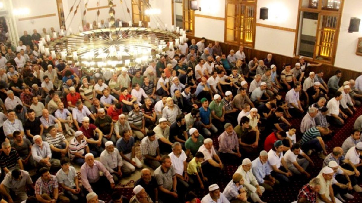 Cuma namazı için cemaatle buluşacak olan Müminler, yaşadıkları il kapsamında