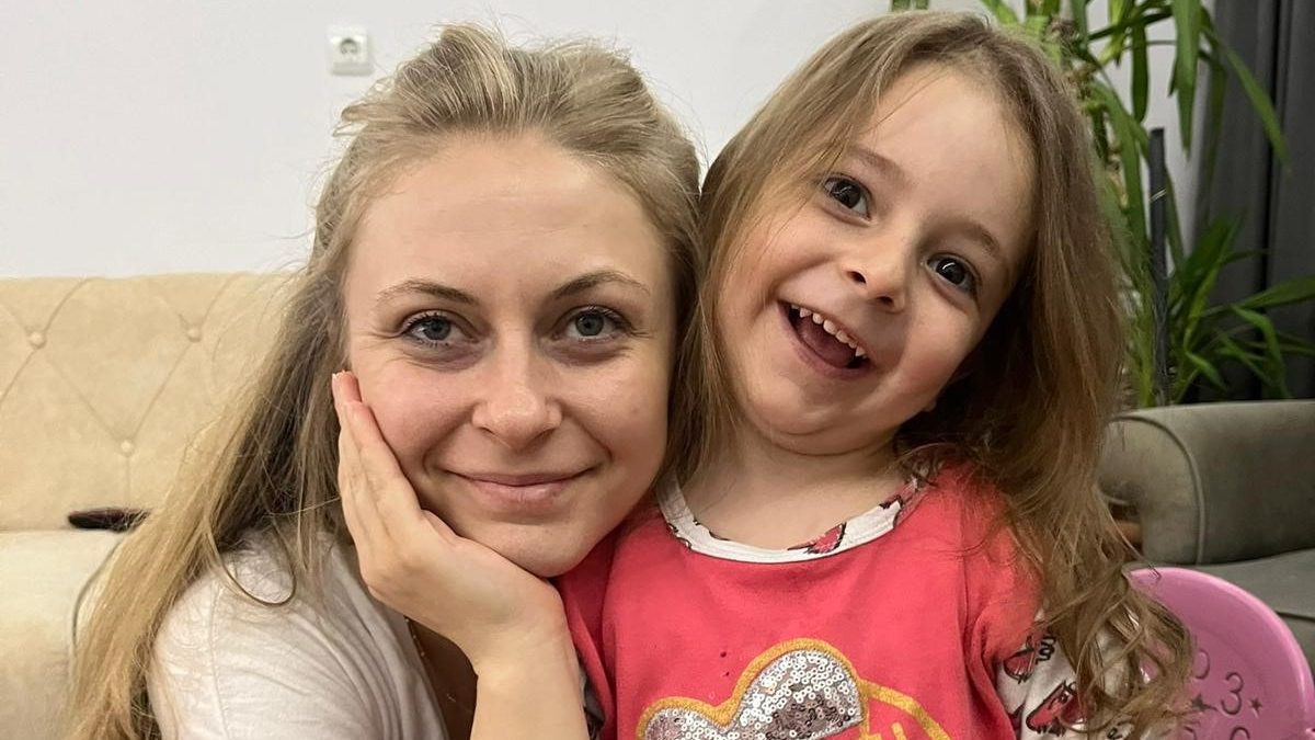 Bursa’da kaza sonucu ölen öğretmen Yeliz Efe ve kızı Ela’nın