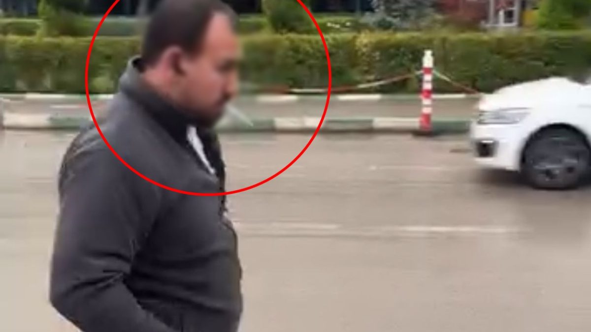 Nilüfer ilçesinde, belediye otobüsünde yolcularla tartışan şoför, durağa park ettiği