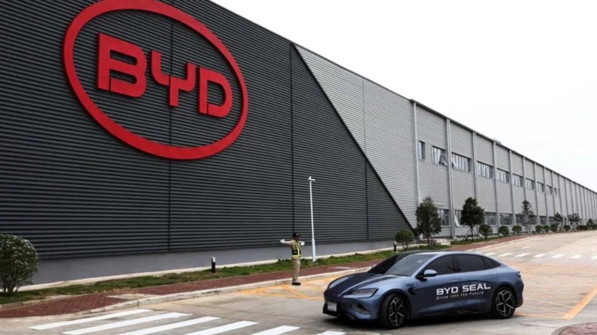 Çinli elektrikli araç üreticisi BYD, 2025 yılı satış hedefini 5,5
