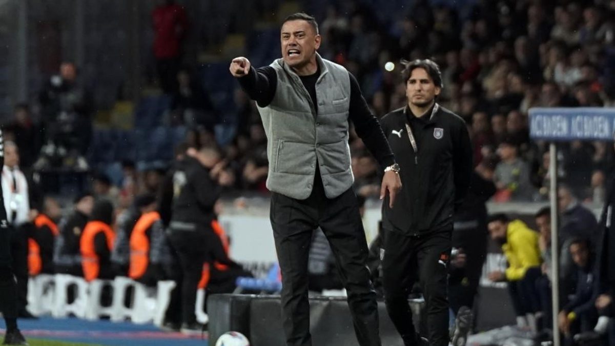 Başakşehir'de dün yolların ayrıldığı Teknik Direktör Çağdaş Atan, turuncu-lacivertli takımın