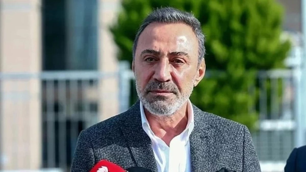 CHP, Gürsel Tekin'in yanında yer alan Berhan Şimşek'i ihraç istemiyle