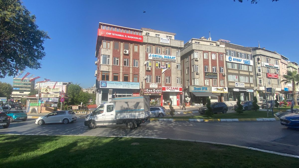 CHP Genel Merkezi'nin, İstanbul İl Başkanlığı binasının Bahçelievler İlçe Başkanlığı