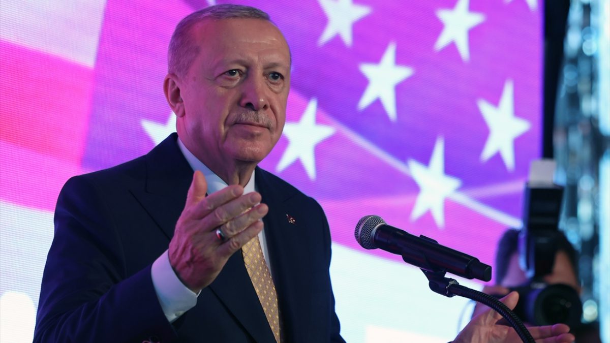 Cumhurbaşkanı Recep Tayyip Erdoğan, "Pensilvanya'daki elebaşının ölmesiyle birlikte FETÖ'de iç