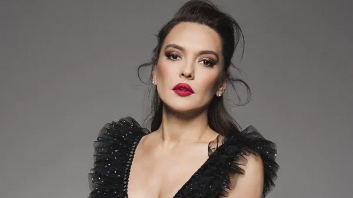 Edis'in spor yaptığı anlara yorum yapan Demet Akalın, "Evlen, çocuk
