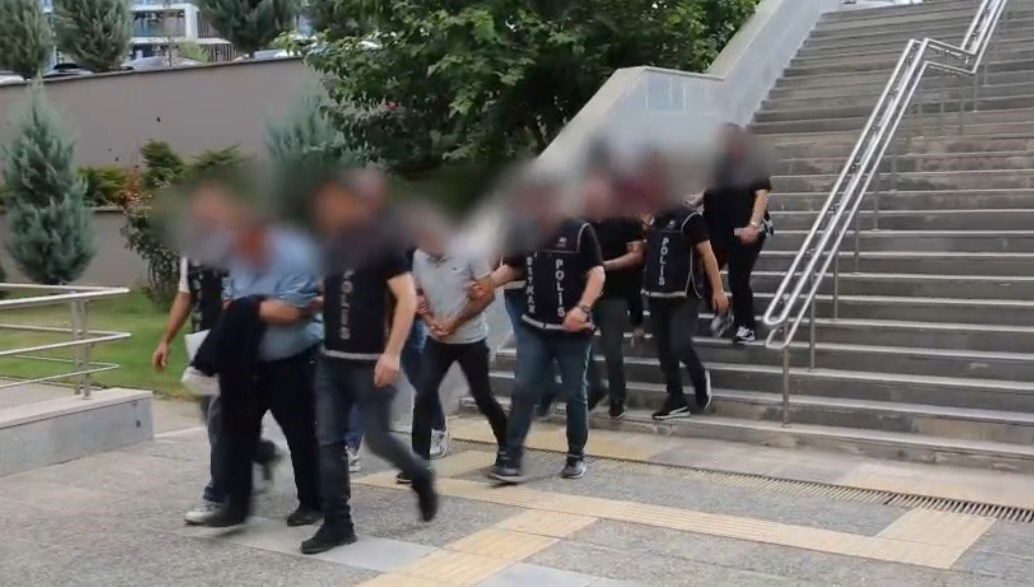 Batman'da devlet memuru olarak atanma vaadiyle çok sayıda kişi 30