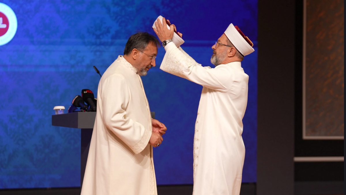 Diyanet İşleri Başkanlığı'nda düzenlenen devir teslim töreniyle görevi Ali Erbaş'tan