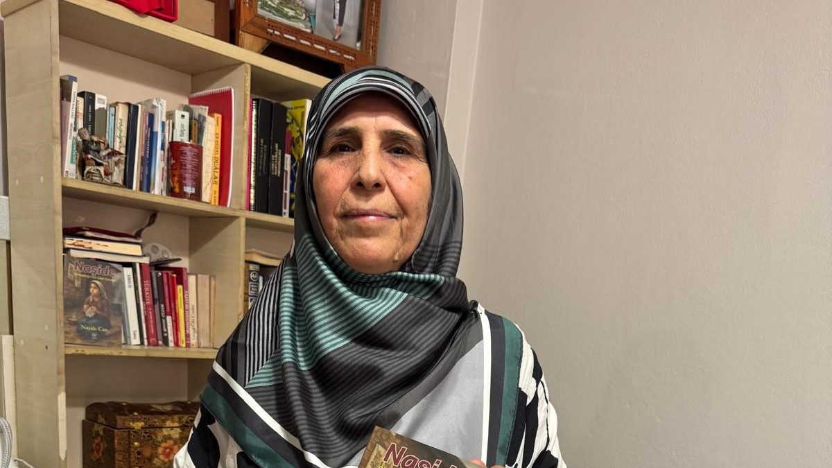 7 çocuk annesi kadın, 60 yaşında okuma yazma öğrendi. Çocuklarını