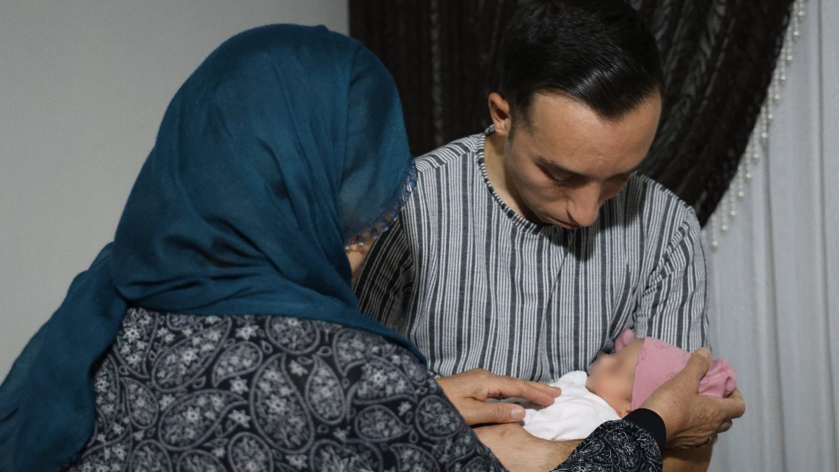 Diyarbakır'da özle bir hastanede doğum yapan aileye başkasını çocuğu verildi.