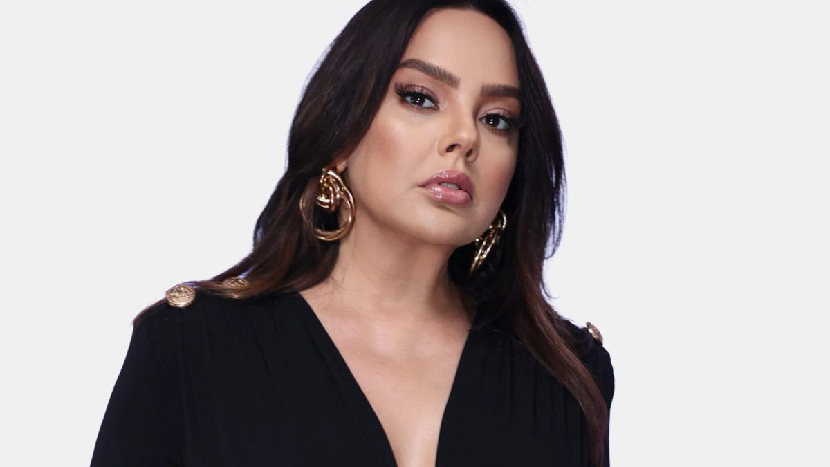 Ebru Gündeş, 2024'te Dubai'de evlendiği Murat Özdemir ile ayrıldıklarını açıklamasının