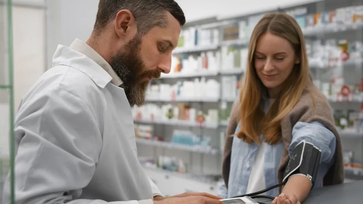 Eczanelerde yeni dönem başladı. 81 ilde uygulama alınan yeni dijital