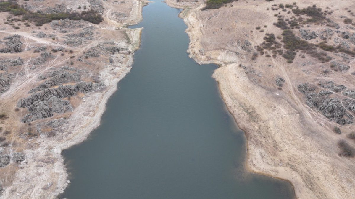 Lalapaşa ve Büyüköğünlü göletlerinin su seviyesi, kuraklık ve sıcaklara bağlı