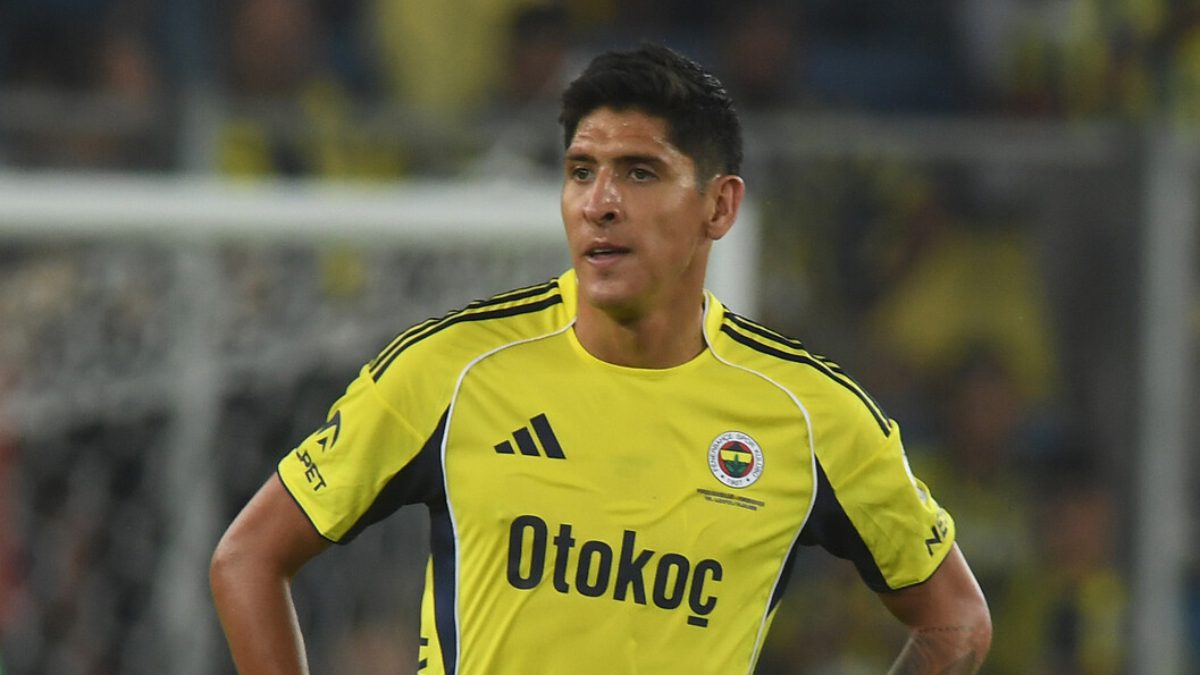 Fenerbahçe'nin yeni transferi Edson Alvarez açıklamalarda bulundu. Meksikalı oyuncu, Jose