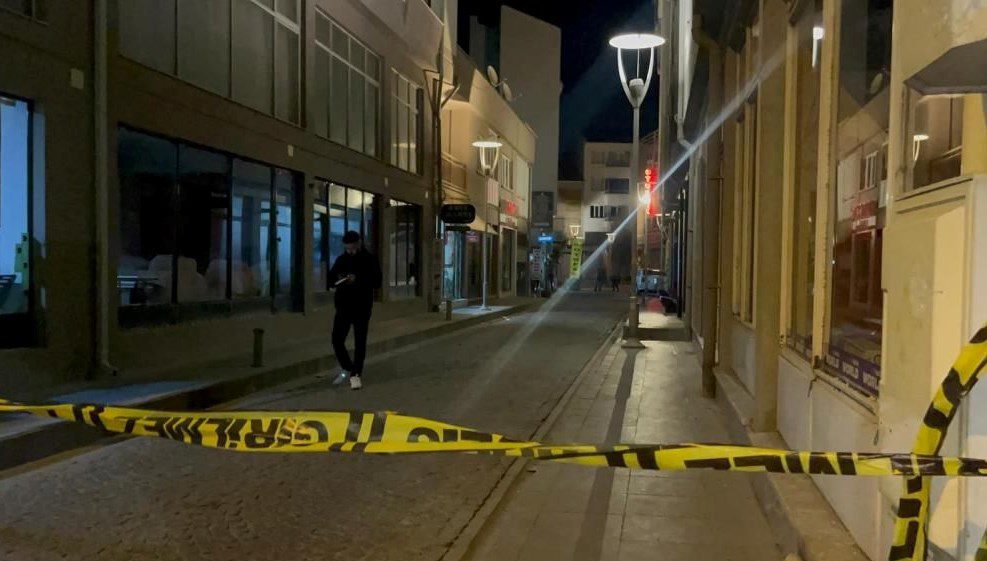 Eskişehir'de düğünden çıkan bir grup ile kurye arasında çıkan kavgada