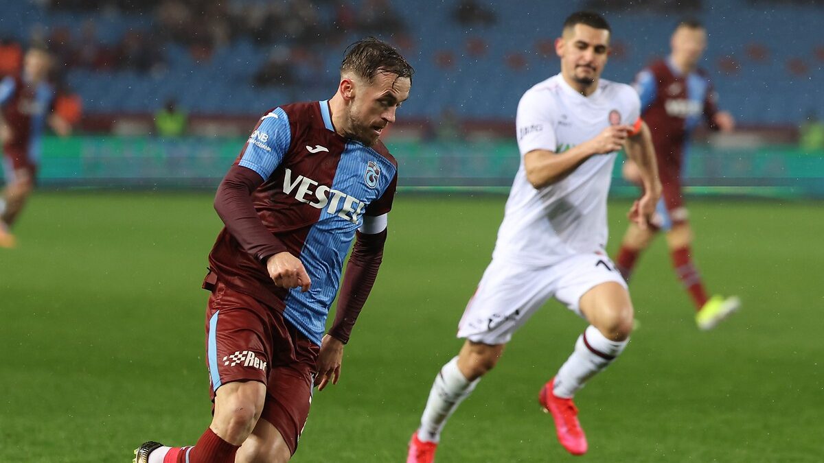 Süper Lig'in 7. hafta mücadelesinde Trabzonspor, Fatih Karagümrük'e konuk olacak.