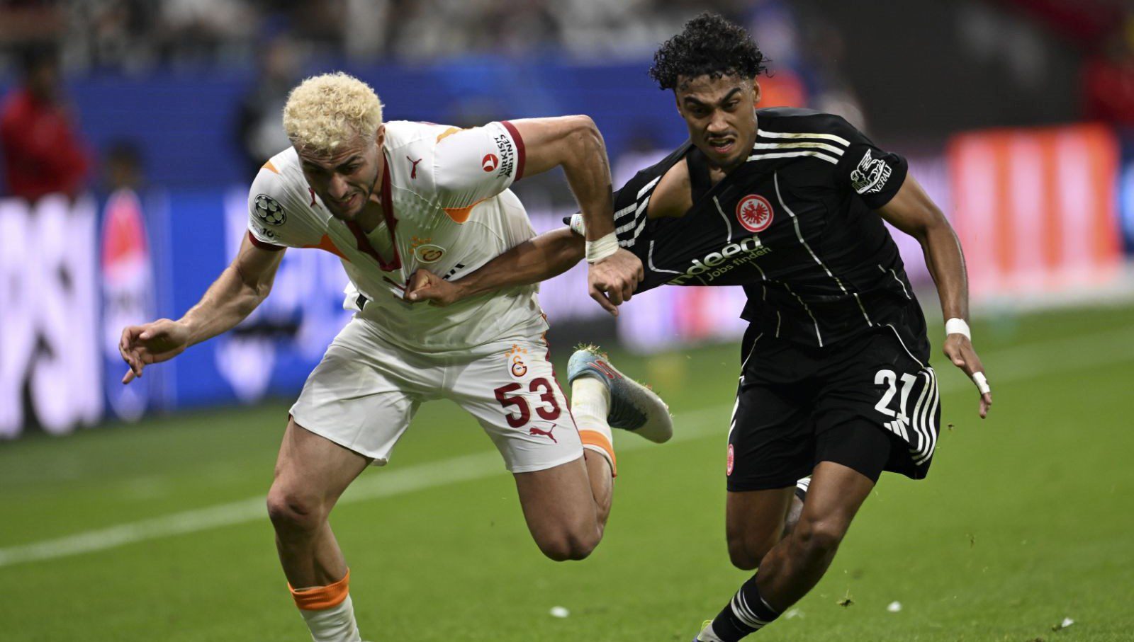 Galatasaray, UEFA Şampiyonlar Ligi 2. hafta maçında taraftarı önünde İngiltere'nin