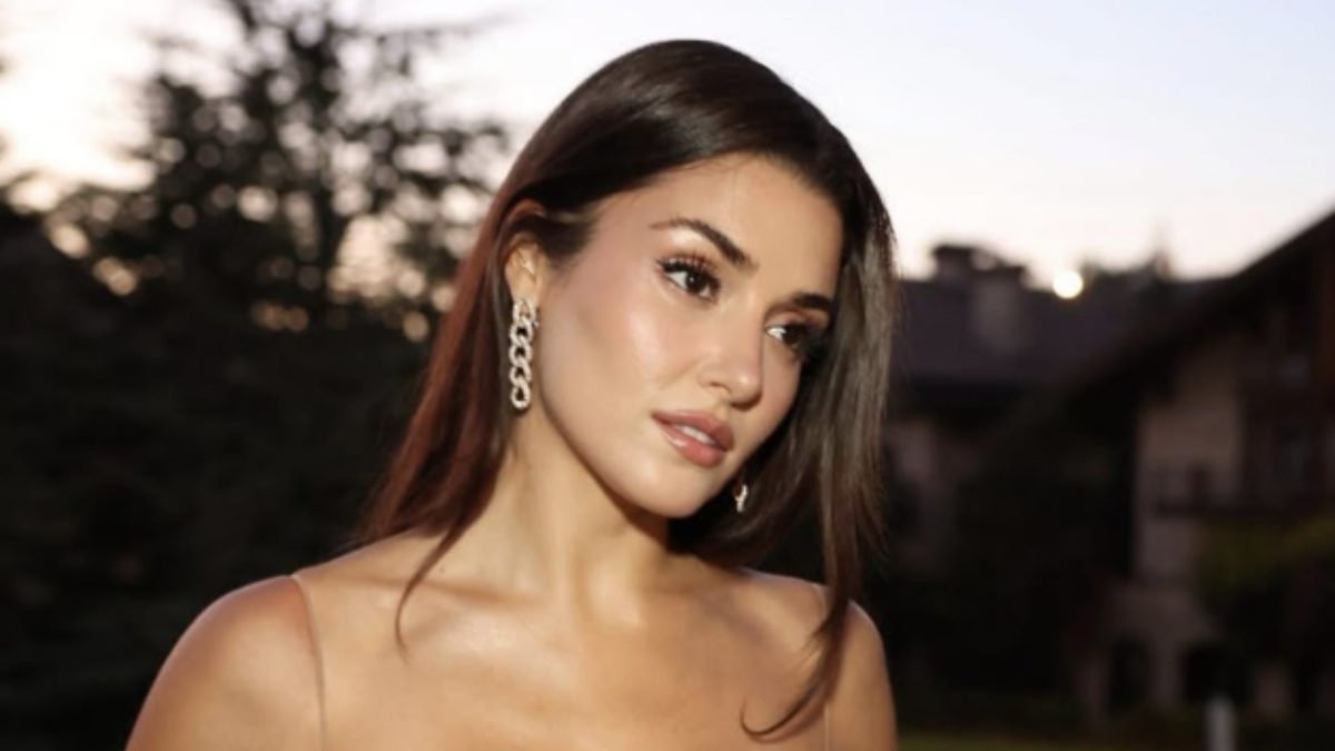 Hande Erçel, geçtiğimiz haftalarda 3 yıla yakın süredir deli dolu
