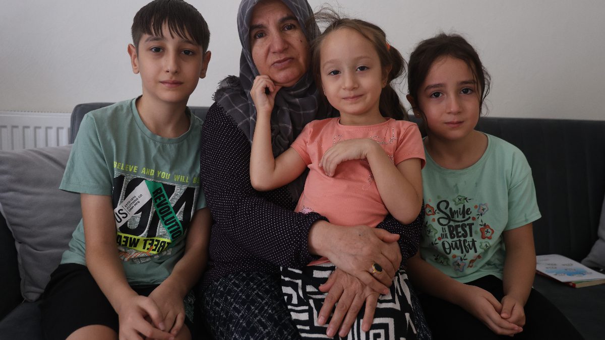 Hatay’da asrın felaketinde kızını, damadını ve torununu kaybeden Nazlı Varan,