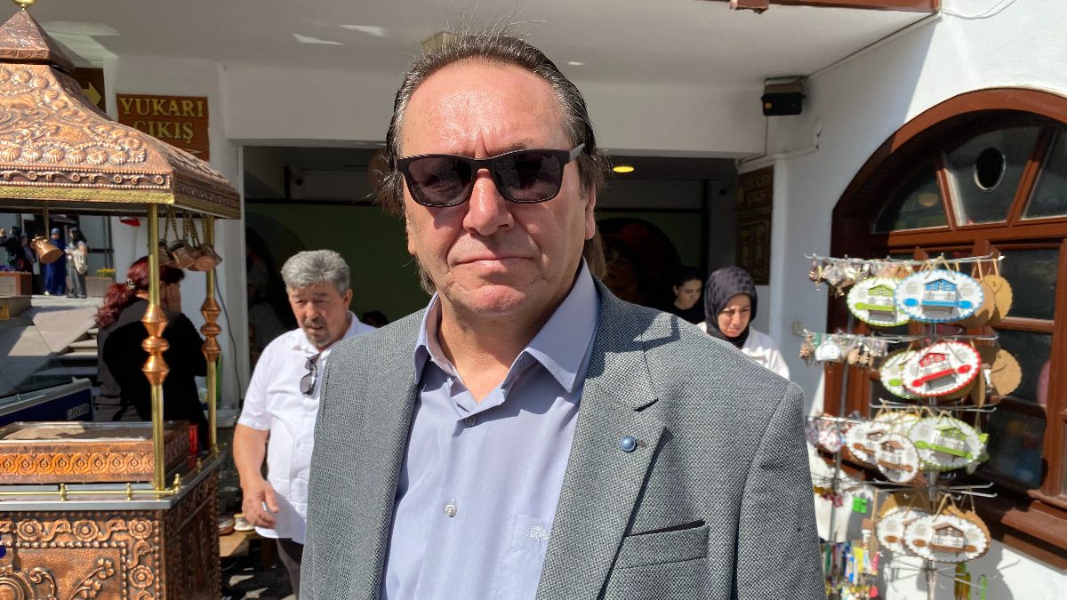 Atlıhan El Sanatları Çarşısı'nda esnaflık yapan İsmet Yılmaz'ın Arka Sokaklar