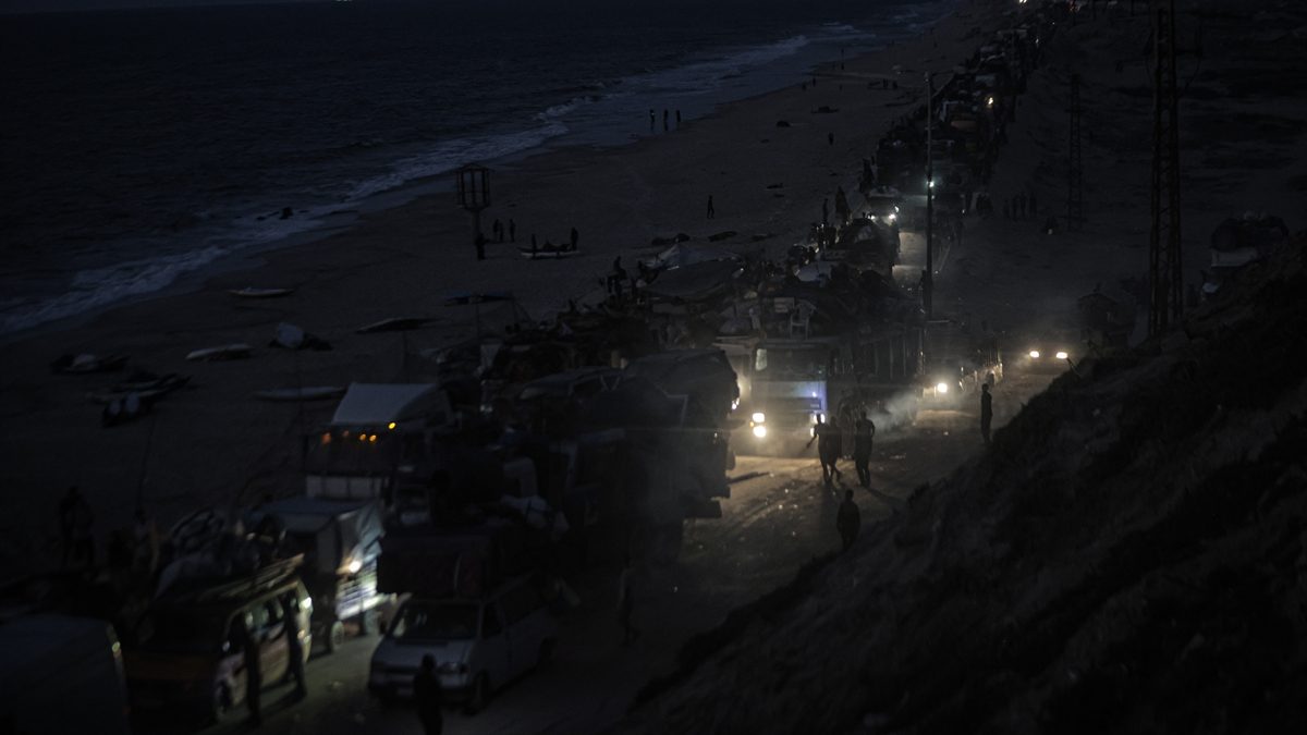 İsrail ordusu, gece boyu süren şiddetli saldırıların ardından Gazze’de yaşayan