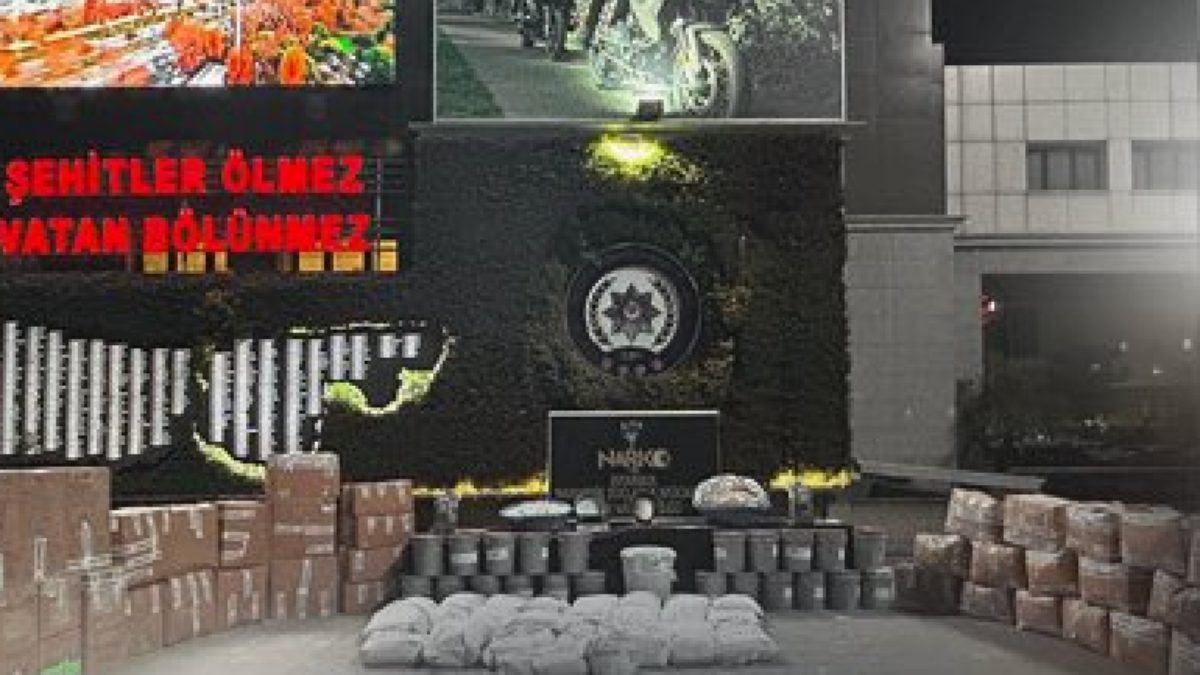 Megakent'in 4 ilçesinde gerçekleştirilen ve 366,5 kg uyuşturucu madde ile